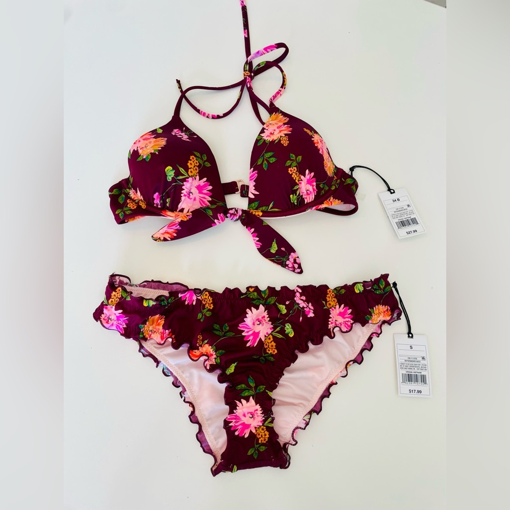 Floral Bikini Set Boysenberry bikini size 34b top and pants in small